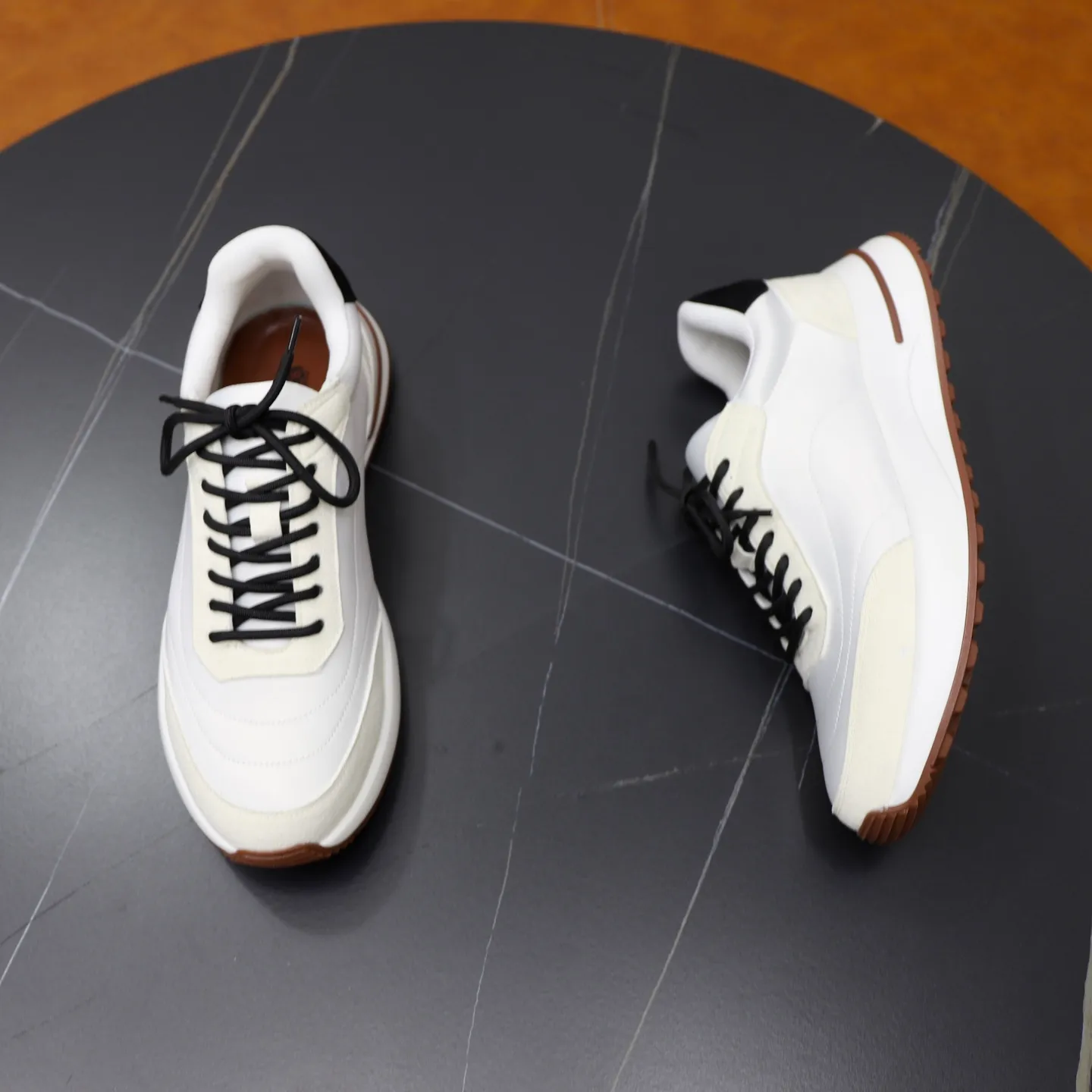 Ex-factory price: 462💰Loropiana LP men's shoes ♞size; 38-44 "45. Customized" original leather splicing. It is really easy to wear, lazy, relaxed, casual, perfect comfort, and there are many color choices, and they all look good with clothes. Is it true that Loropiana can bring social value? “Loropiana is the best thing money can buy”